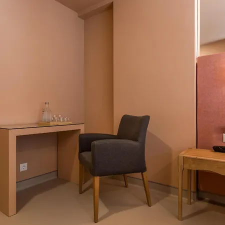 Margarida Da Praca 3*