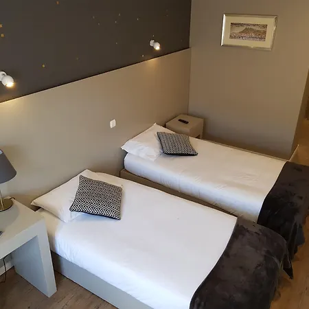 Margarida Da Praca 3*