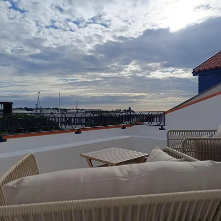 Margarida Da Praca 3* فيانا دو كاستيلو