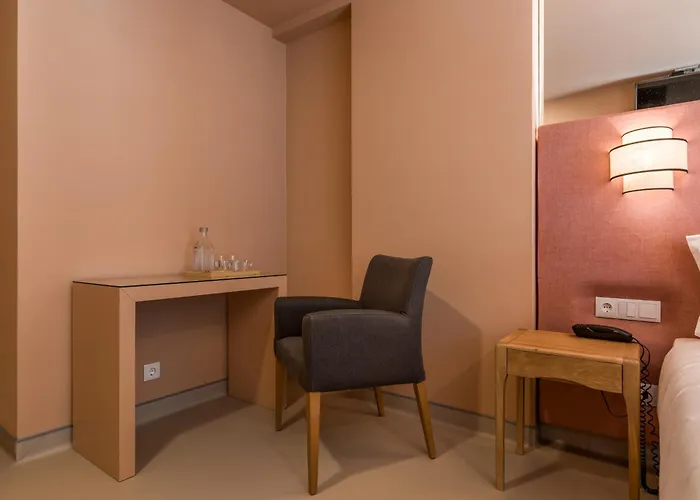 Margarida Da Praca 3*