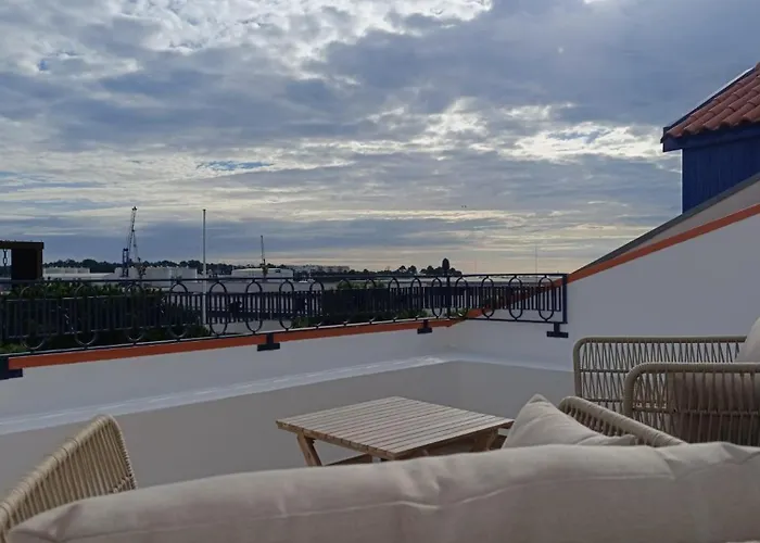 Margarida Da Praca 3* Виана-ду-Каштелу